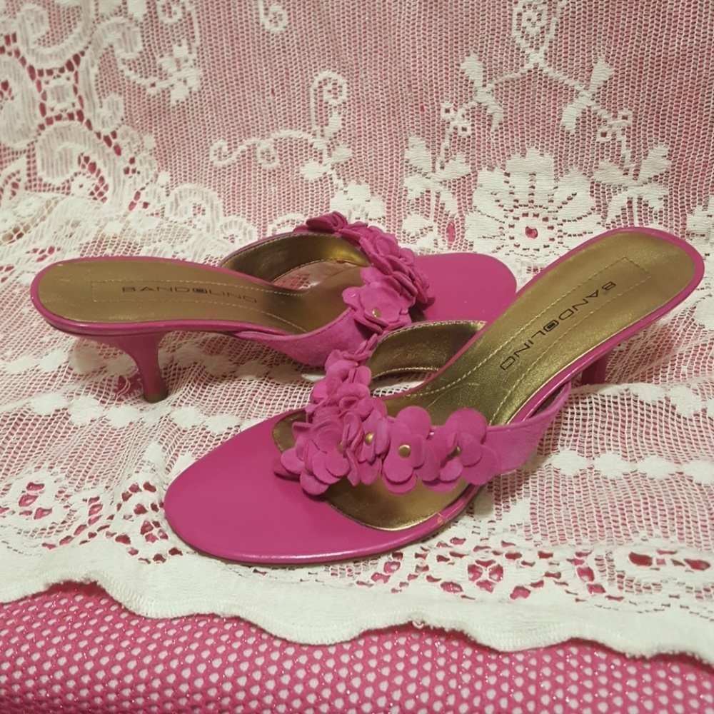 LADIES FUSCHIA FLOWERED BANDOLINO SLIP ON HEELS